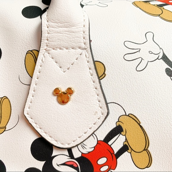 SOLD OUT ⭐️ Mickey Mouse Disney Weekender Bag - Picture 4 of 8